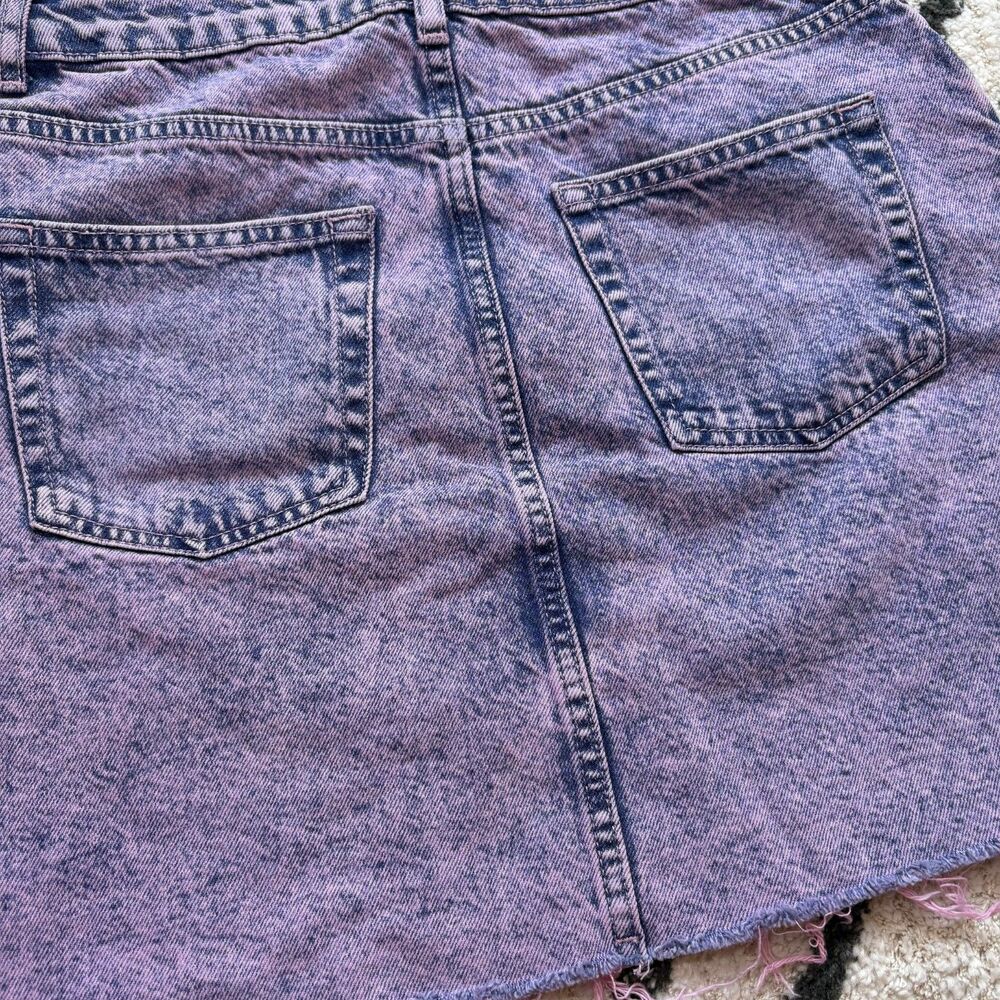 Topshop Moto Denim Mini Skirt Womens 8 Purple Acid Wash Raw Hem 90s RARE ASOT - Picture 6 of 8